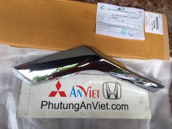 Ốp mạ cản trước xe mitsubishi Pajero Sport