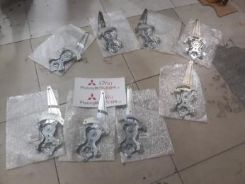Compa lên xuống kính xe Mitsubishi Triton