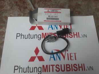 Cảm biến báo lùi xe Mitsubishi Pajero 