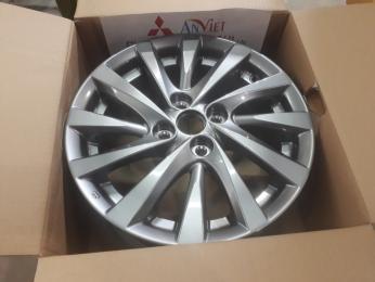 La zăng xe Mitsubishi Attrage