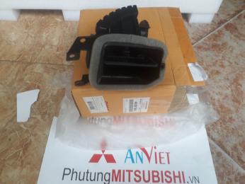 Cửa gió điều hòa Mitsubishi Triton 