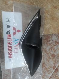 Ốp đèn gầm xe Mitsubishi Outlander