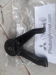 Chân máy sau xe Mitsubishi Grandis
