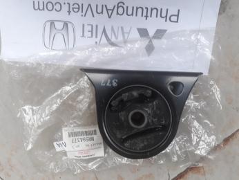 Chân máy trước xe Mitsubishi Grandis