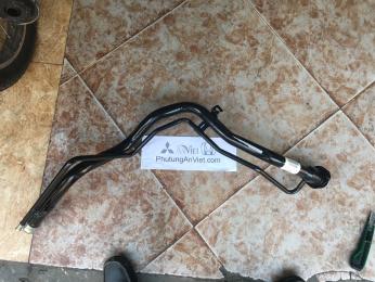 Cổ đổ xăng xe Mitsubishi Grandis
