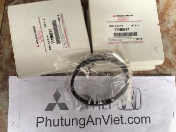 Xec măng xe mitsubishi triton