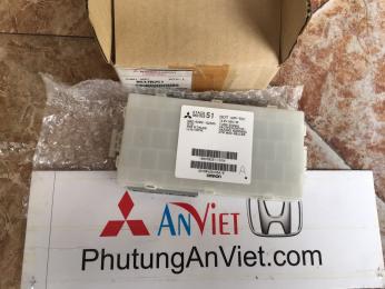 Hộp etac điều khiển đèn pha xe Mitsubishi Triton