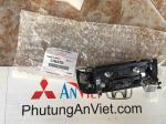 Tay mở bưởng thùng sau xe Mitsubishi Triton chính hãng