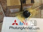 Rô tuyn đứng trên xe Mitsubishi Pajero V93 chính hãng