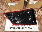Đèn hậu miếng trong xe Mitsubishi Outlander  chính hãng