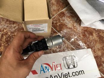 Mô tơ lên xuống kính cửa xe mitsubishi Mirage