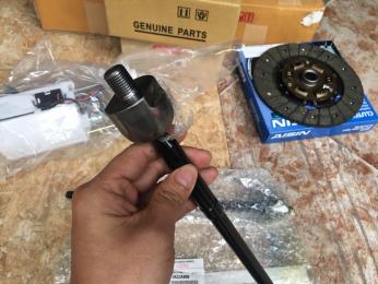 Rô tuyn lái trong xe mitsubishi Mirage 