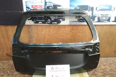 Cánh cửa hậu xe Mitsubishi Outlander