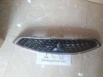 Mặt ca lăng xe Mitsubishi Mirage