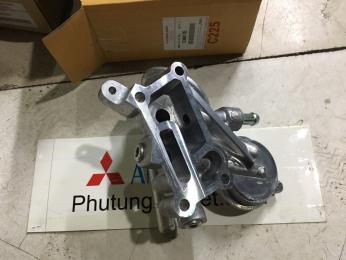 Đế bắt lọc nhớt xe Mitsubishi Triton all new 