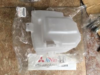 Bình nước rửa kính xe Mitsubishi Outlander 