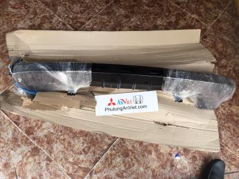 Xương đỡ cản trước xe mitsubishi Mirage