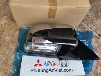 Gương chiếu hậu xe Mitsubishi Pajero ngân hàng