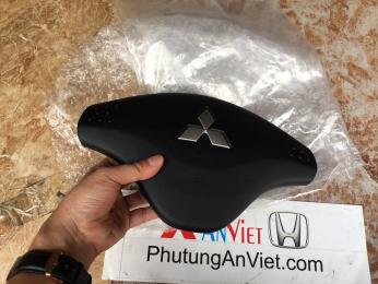 Túi khí vô lăng xe Mitsubishi Triton 