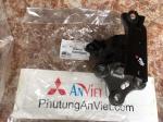 Chân máy phía sau bên lái xe mitsubishi Mirage chính hãng