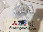 Công tắc chân phanh xe mitsubishi Triton