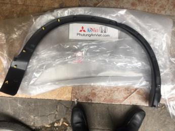Ốp phồng hông sau xe honda CRV