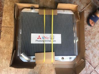 Két nước xe mitsubishi Pajero V45