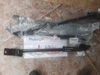 Thanh hạn chế cửa hậu xe Mitsubishi Pajero