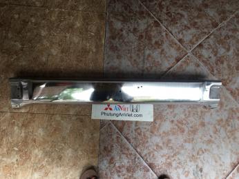 Cản trước xe mitsubishi Pajero