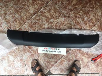 Ốp ba đờ sốc trước xe mitsubishi Triton