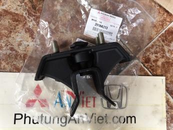 Chân hộp số xe mitsubishi Triton 2019