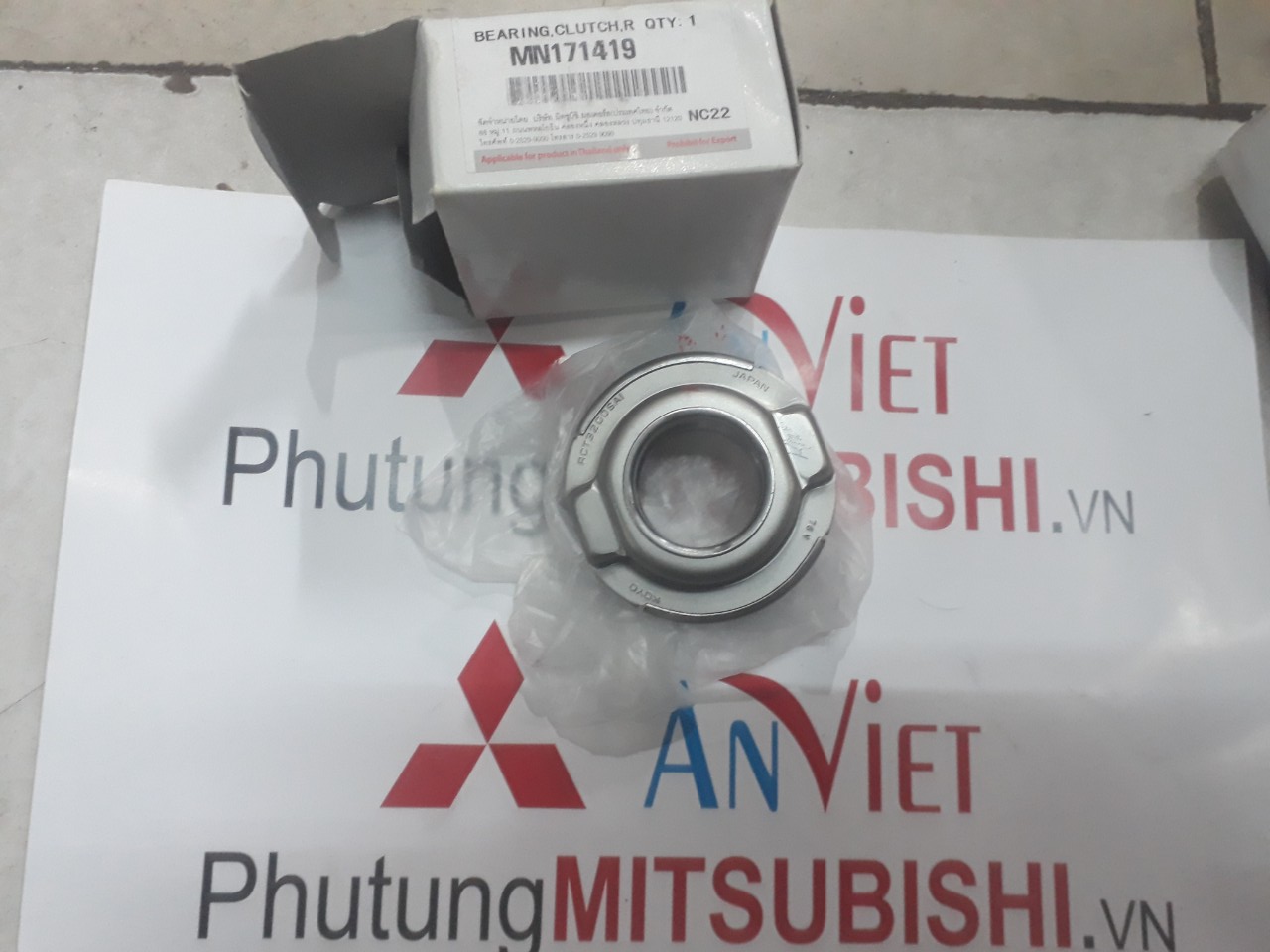 Bi tê xe Mitsubishi Triton
