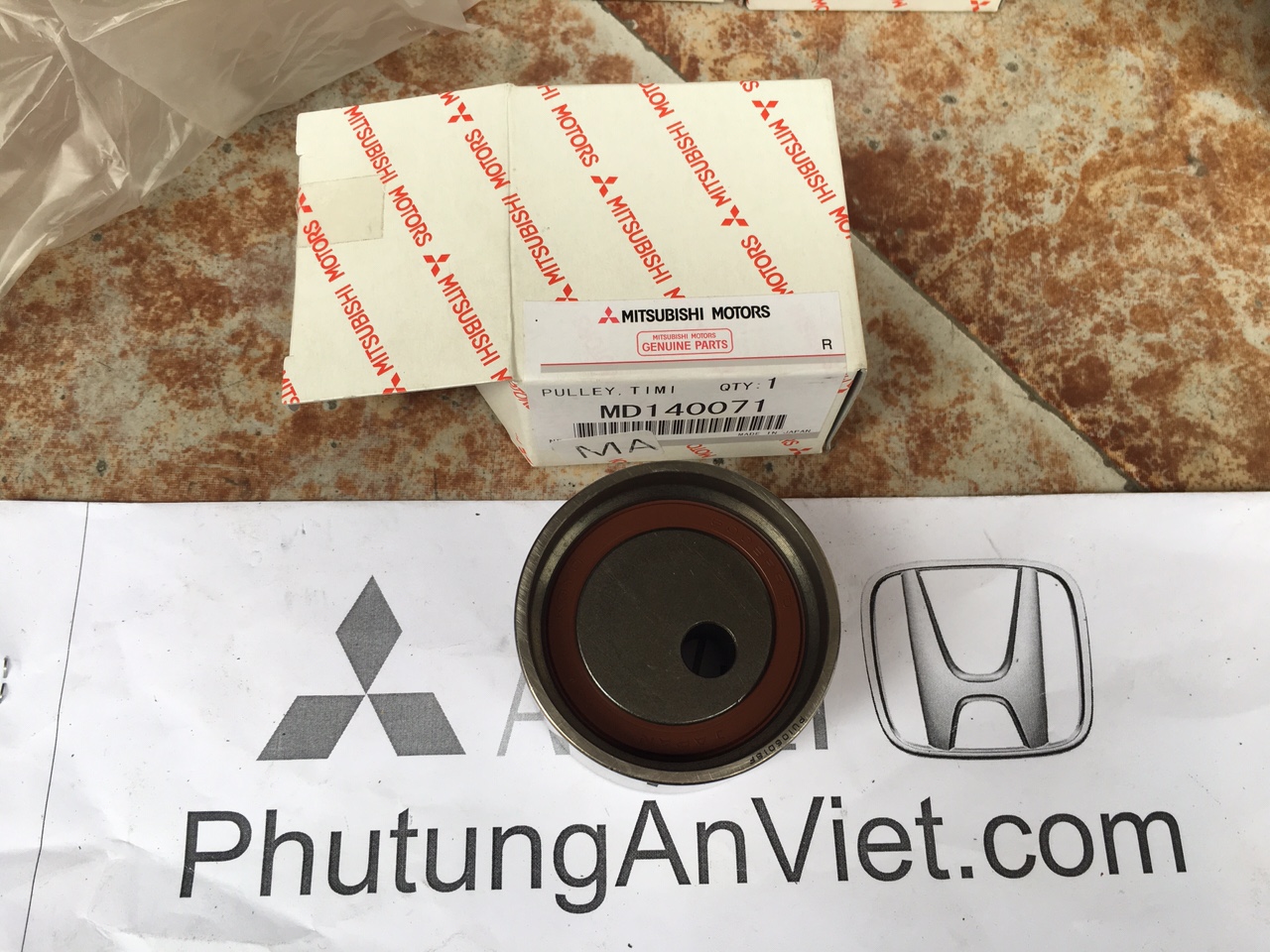Bi tỳ cam xe Mitsubishi Grandis