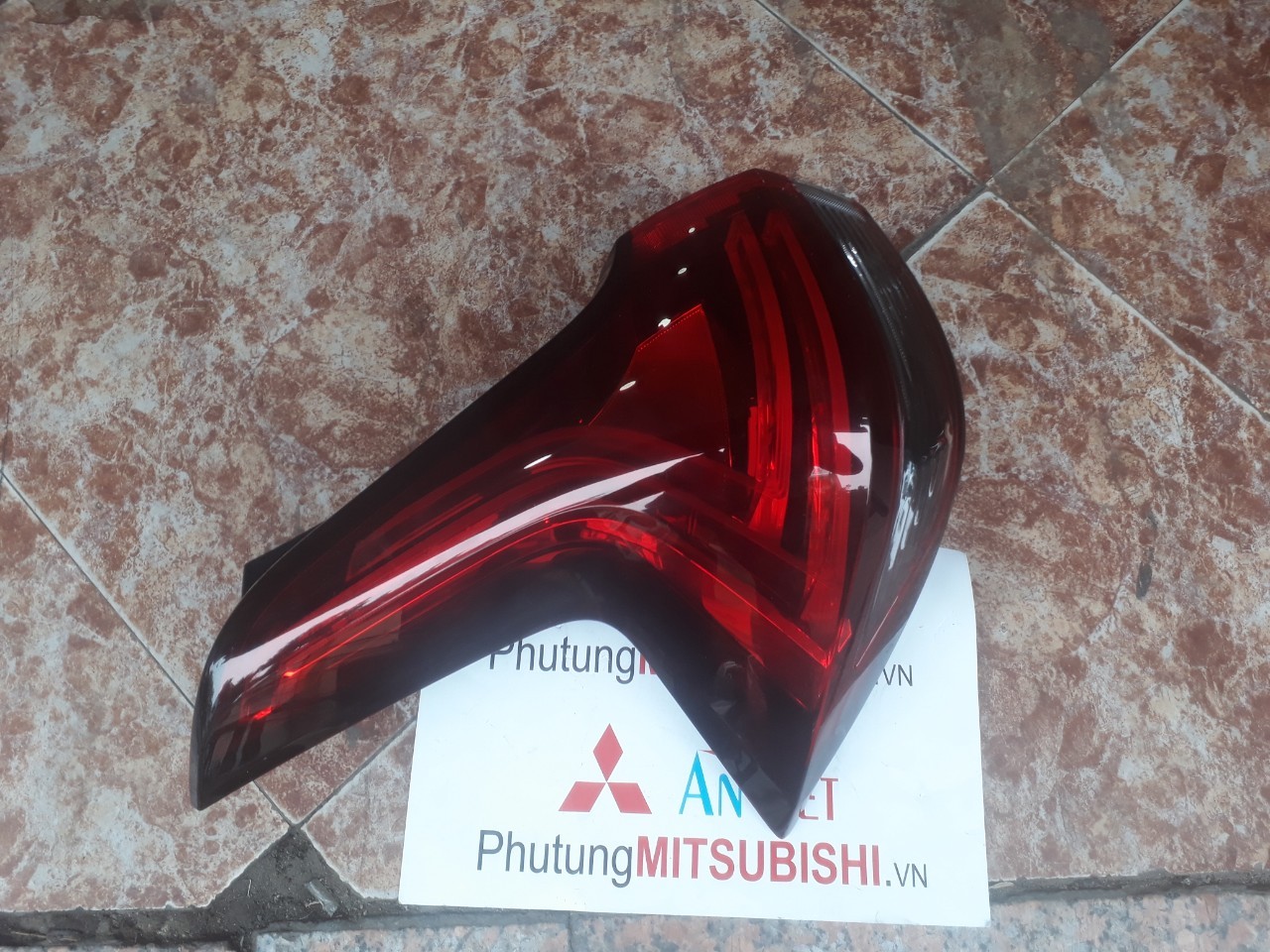 Đèn hậu xe Mitsubishi Xpander