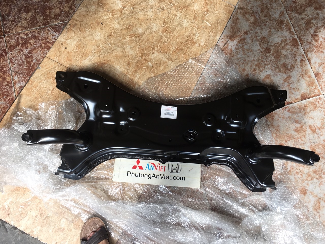 Giá đỡ động cơ xe mitsubishi Xpander