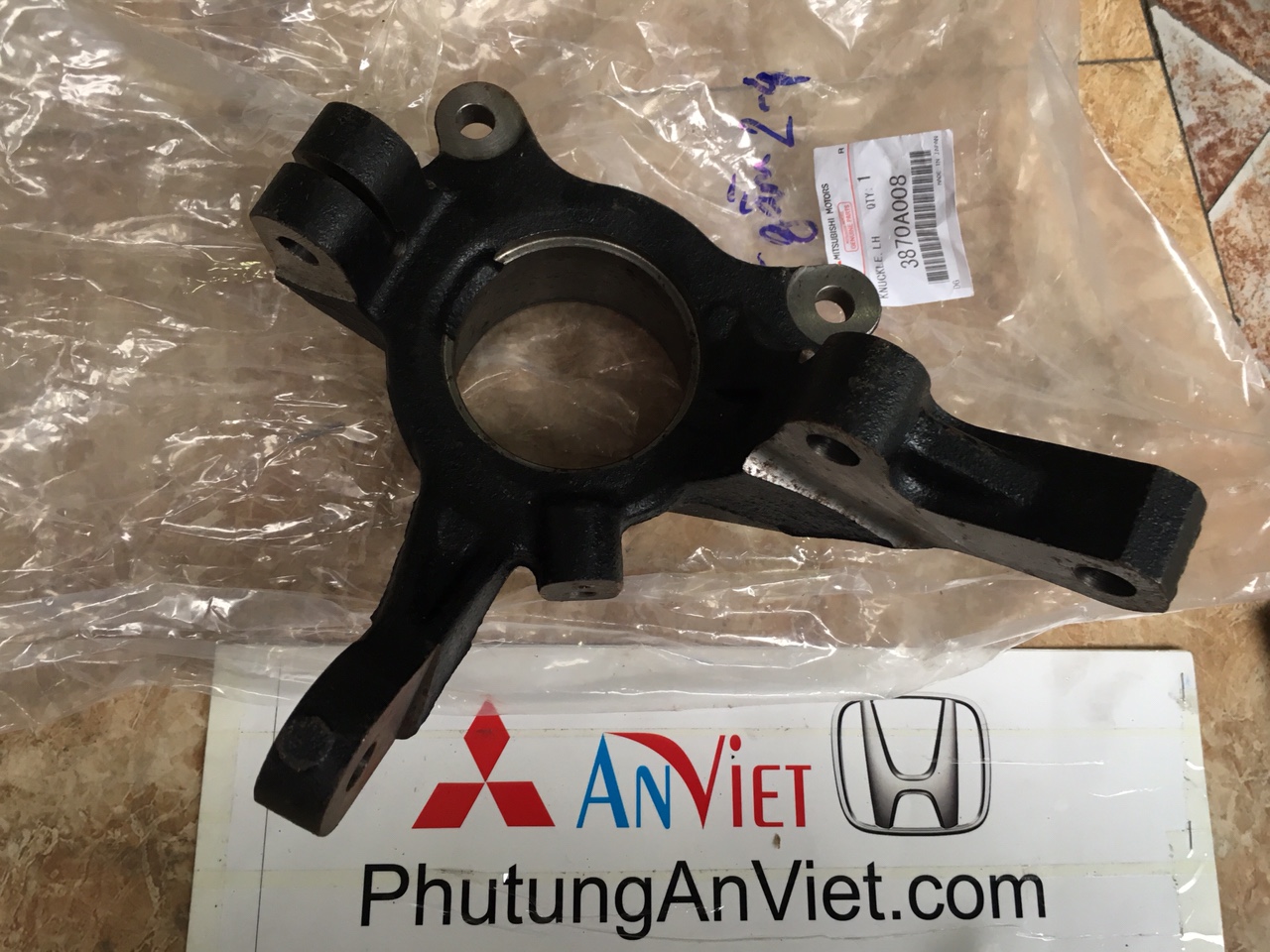 Ngõng moay ơ xe Mitsubishi Outlander