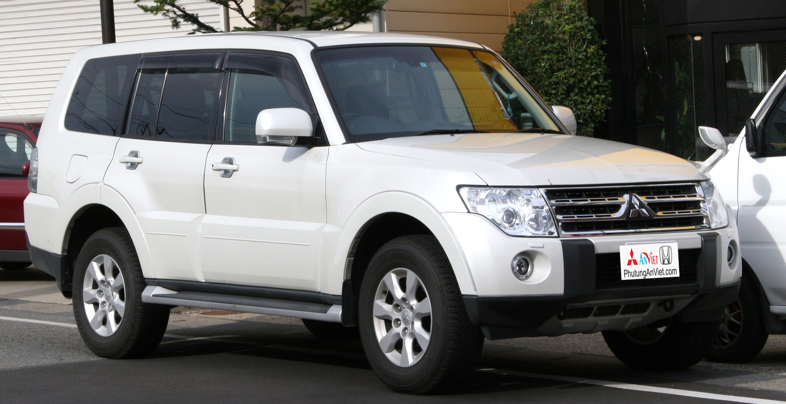  xe mitsubishi Pajero ngân hàng 