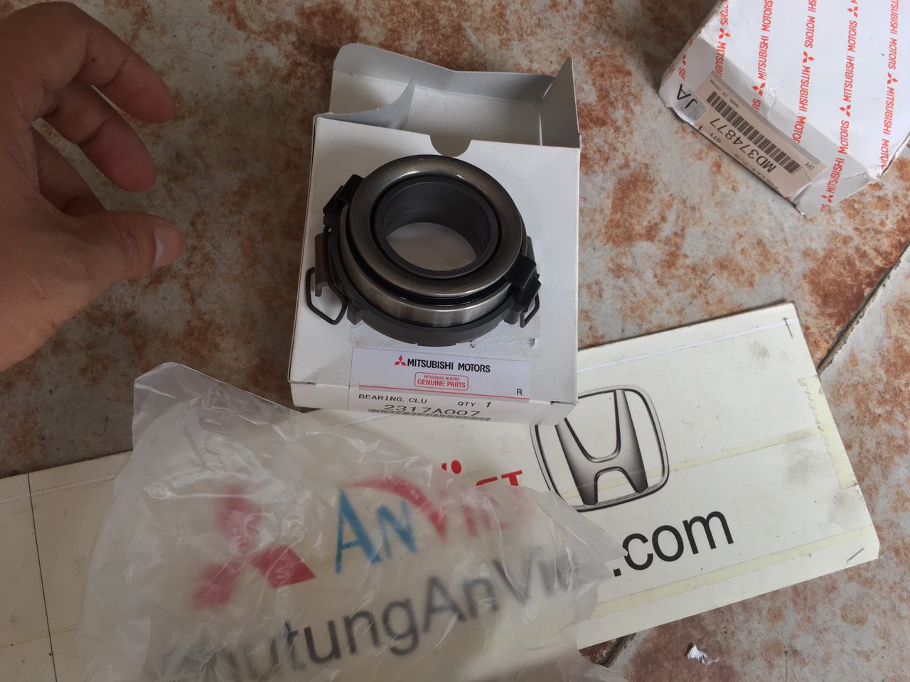 Bi tê xe mitsubishi Attrage