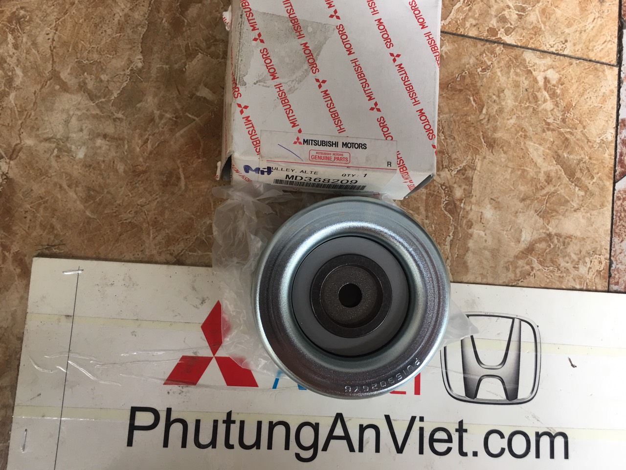 Bi tỳ trơn xe mitsubishi Pajero ngân hàng