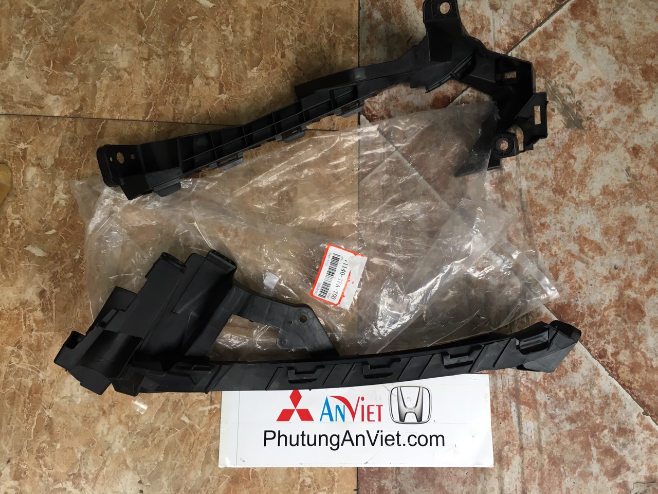 Cá cài đèn pha xe honda CRV 