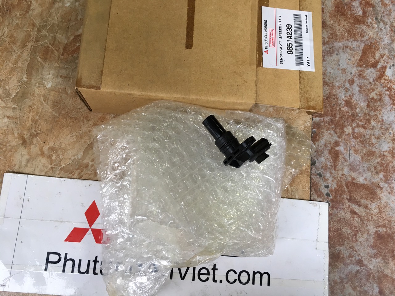 Cảm biến tốc độ hộp số xe mitsubishi Triton 