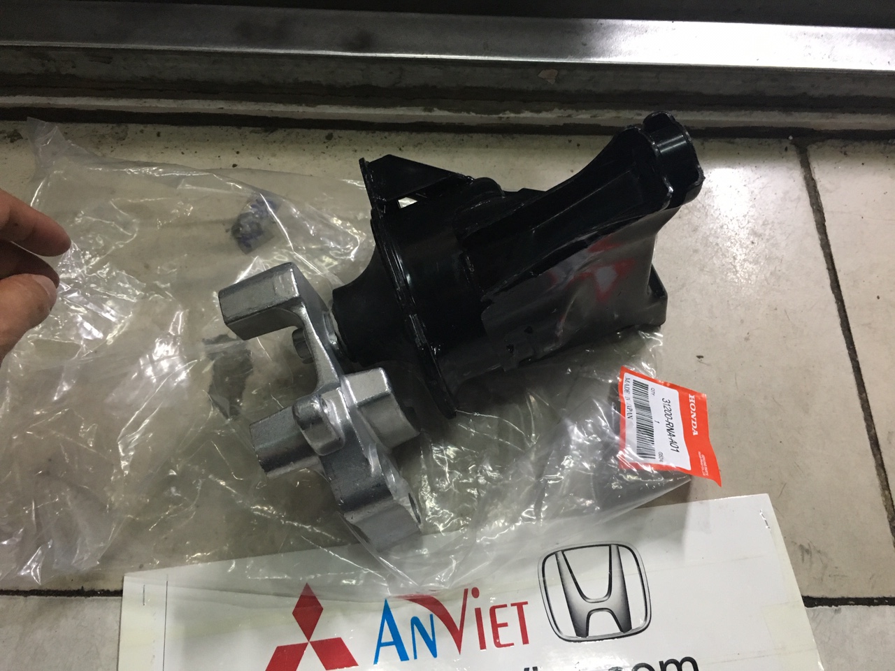 Chân máy dầu xe honda CIVIC 