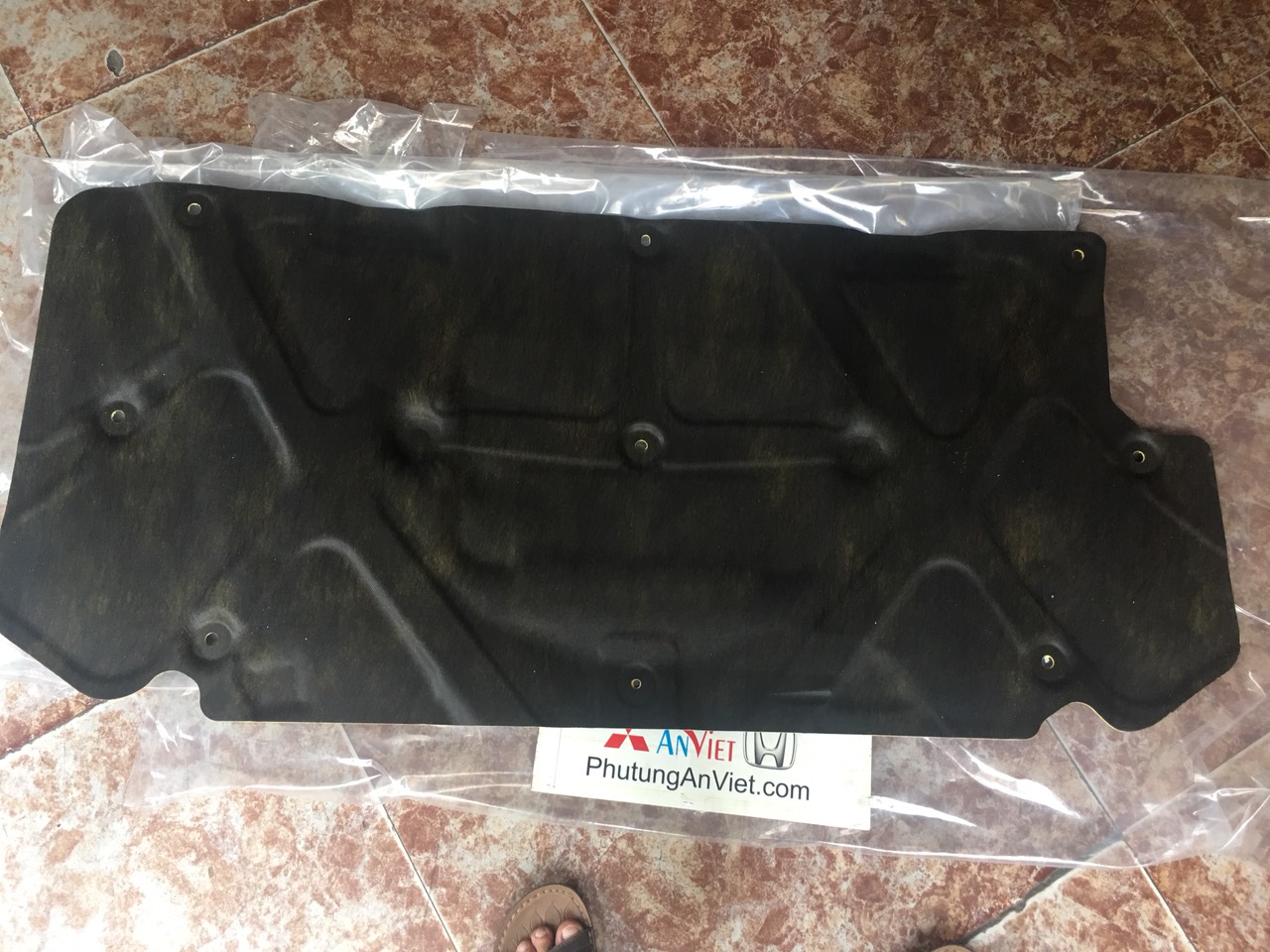 Chống nóng capo xe mitsubishi Pajero Sport 