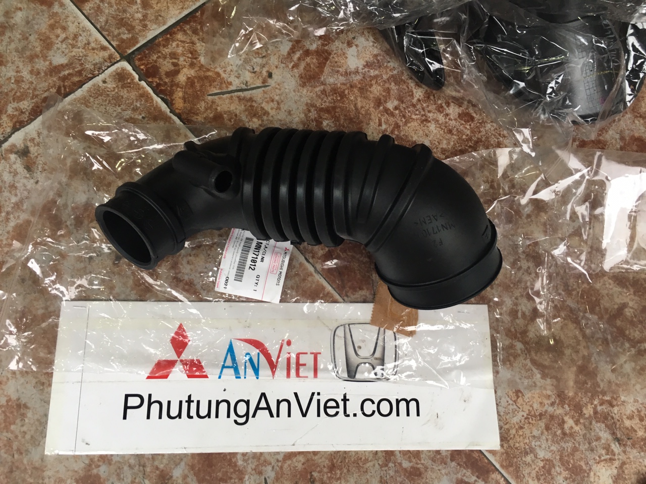 Cổ hút gió xe mitsubishi triton 