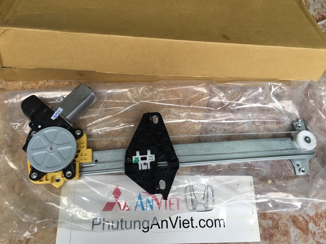 Compa lên xuống kính xe honda CIVIC