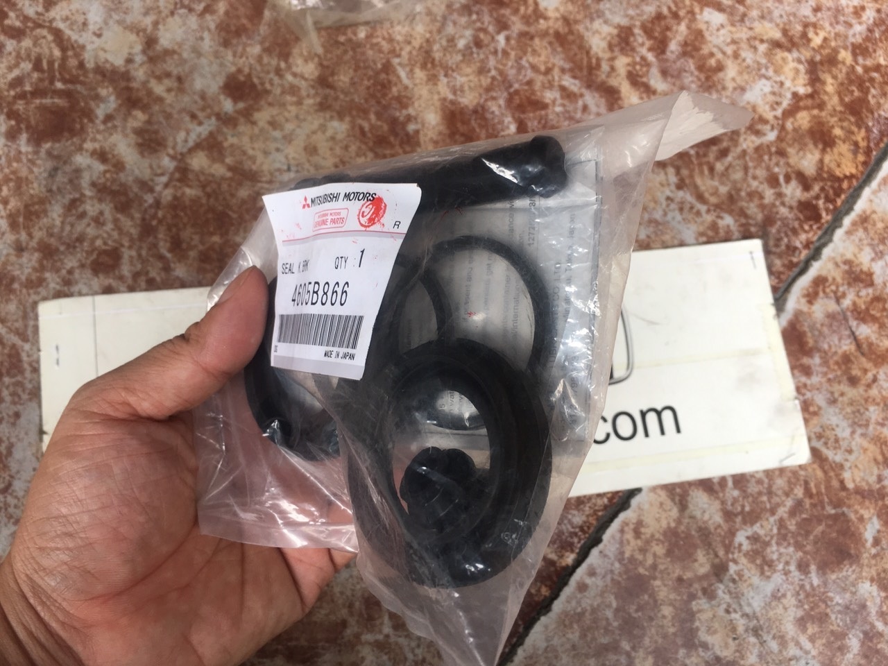 Cuppen phanh xe mitsubishi Pajero V93 
