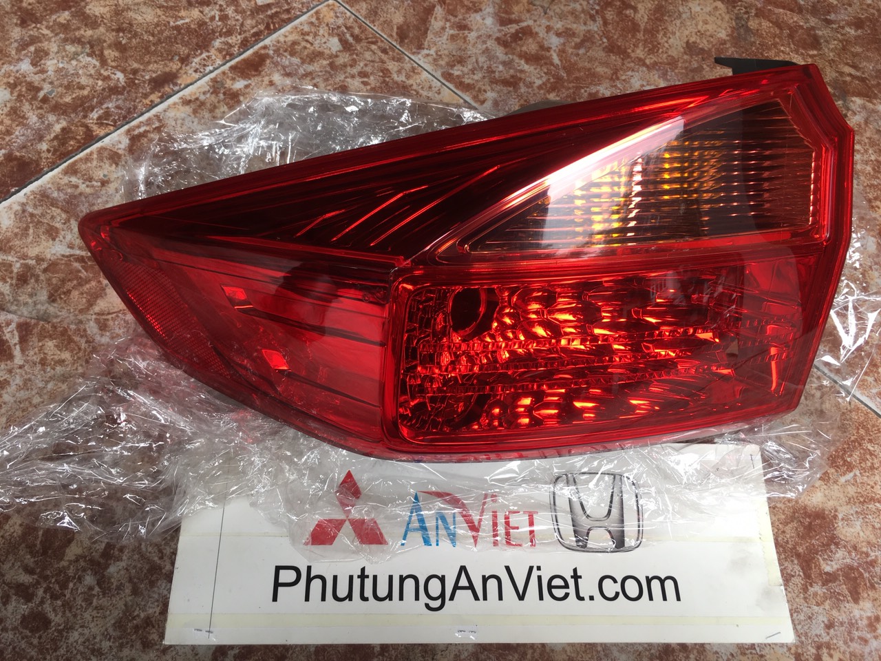 Đèn hậu xe honda CITY
