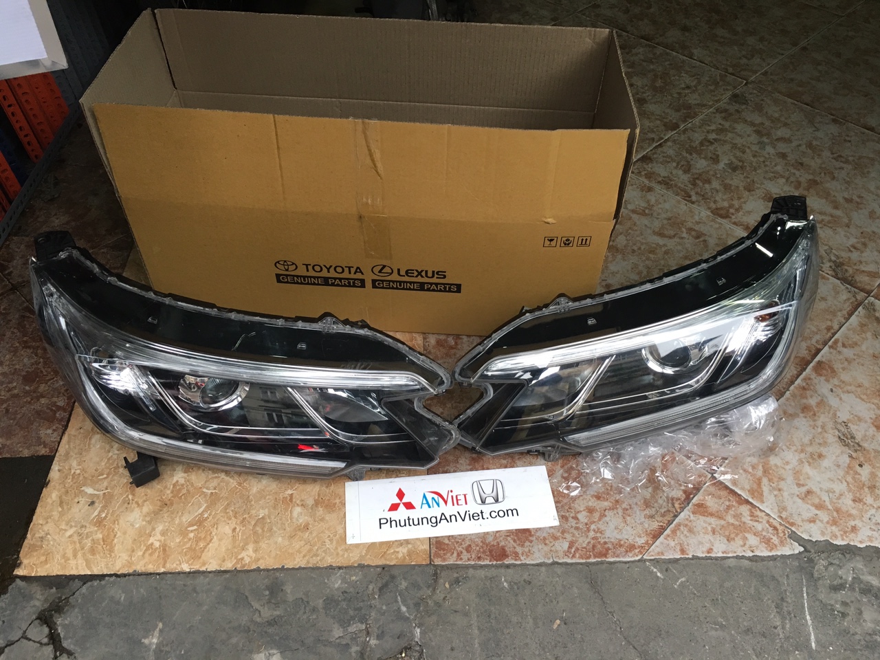 Đèn pha xe honda CRV