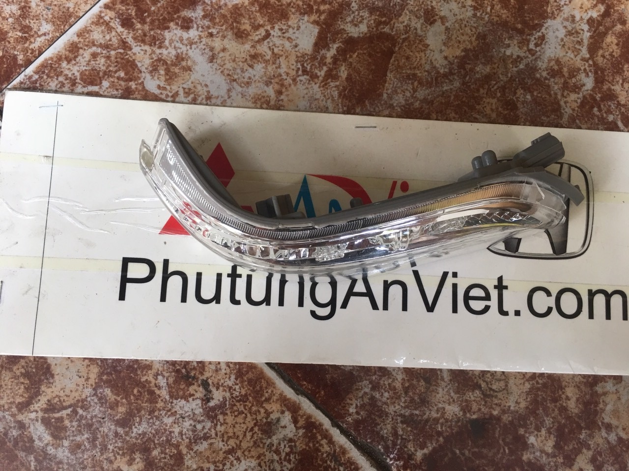 Đèn xi nhan gương xe honda Accord
