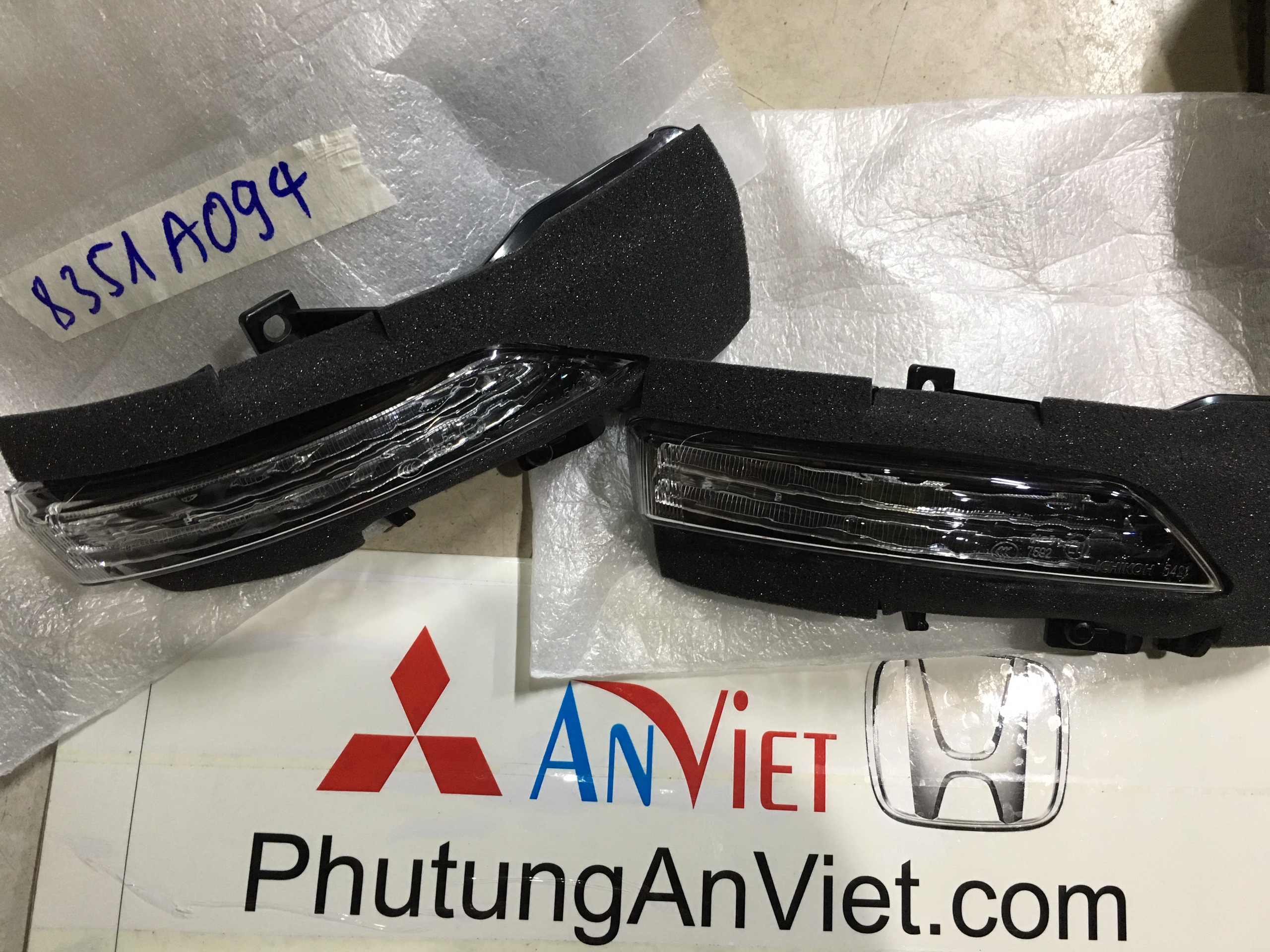 Đèn xi nhan gương xe pajero sport all new